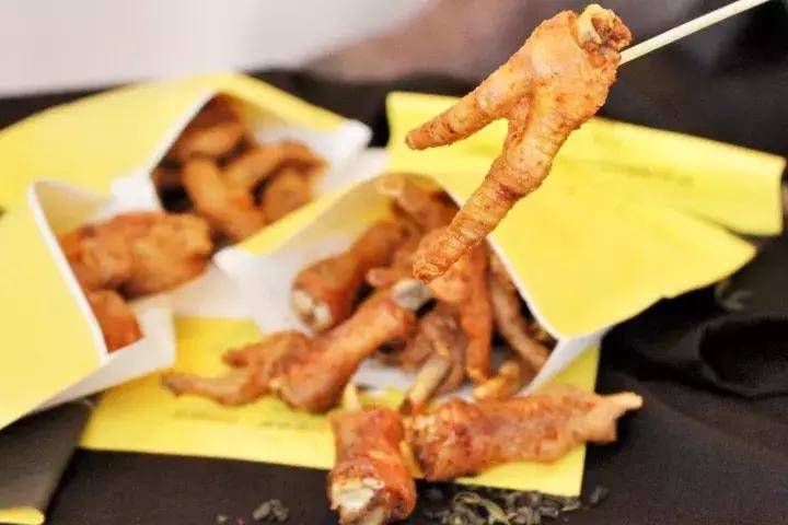 这家“鸡店”让小姑娘都梦魂萦绕,大放豪言要做南宁“爪爪”NO.1