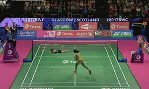 正确羽毛球的打法和步骤图解,简单实用的羽毛球单打战术