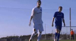 能做好两件事:盯人与解围,你就是个优秀中后卫