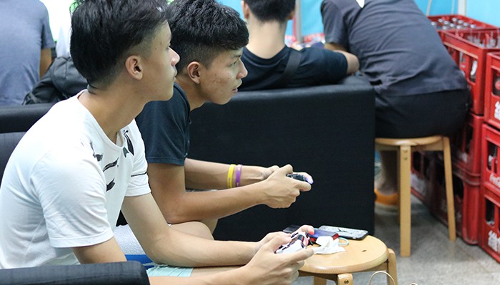 我以为包机房早就死了，没想到它依然活着