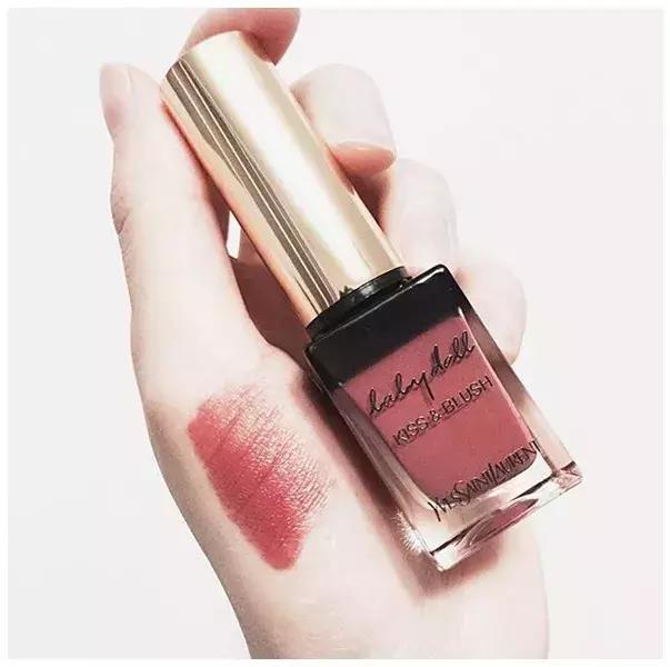 皮肤偏黑适合什么颜色口红显白,卡姿兰口红哪个色号显白显年轻