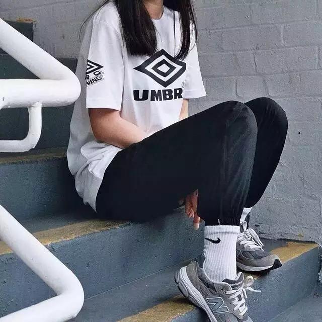 5张照片时尚潮流穿搭,50岁潮人穿搭