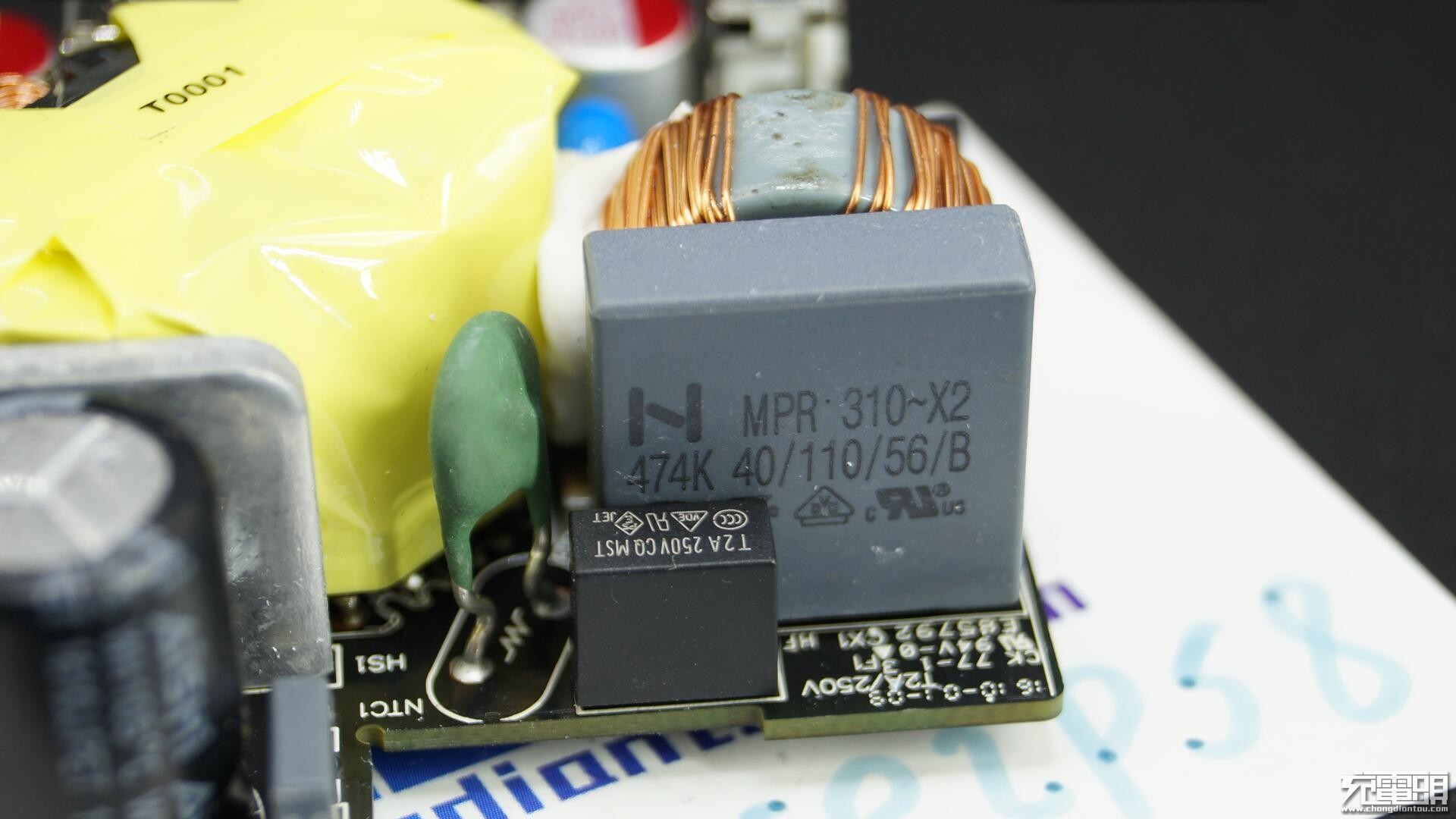 小米gan充电器65w拆解,小米65w双口充电器拆解