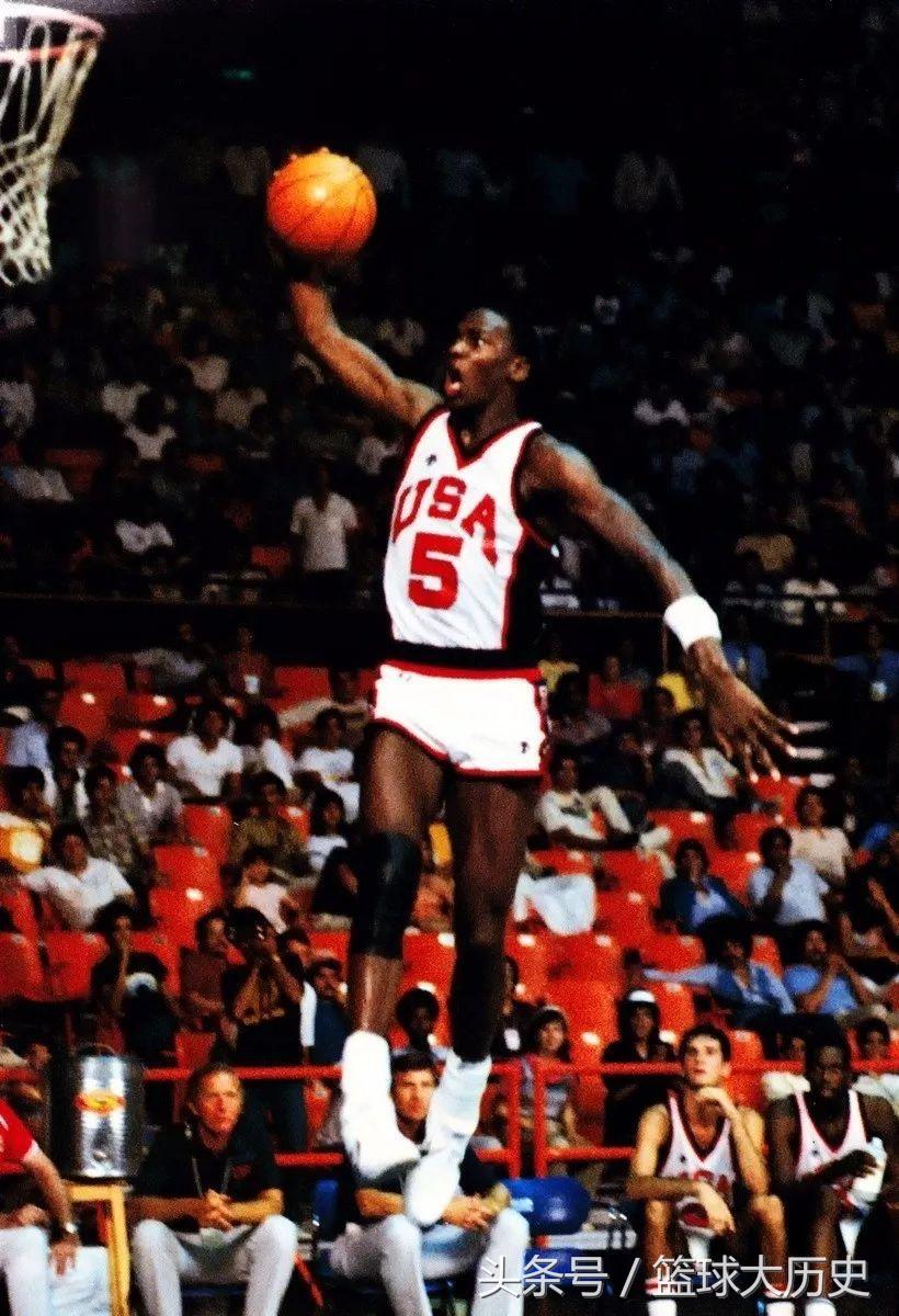 乔丹单场49分15篮板,乔丹球衣号码是多少