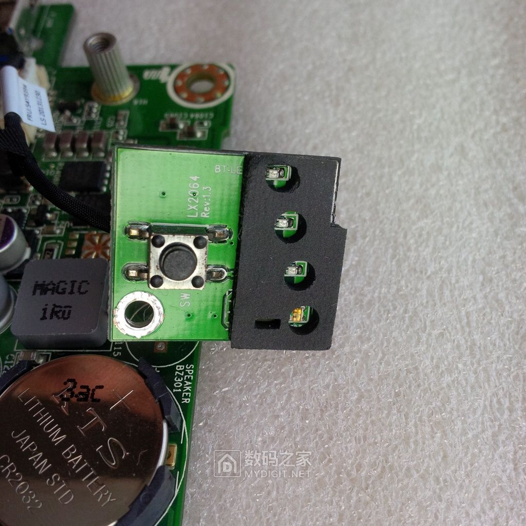 联想thinkcentre一体机怎么拆,联想thinkcentre一体机拆解