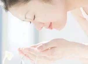 怎样痘痘才可以快点消下去,一次性解决痘痘的最好方法