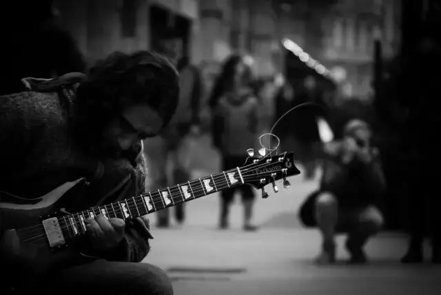 信息爆炸时代如何学吉他？