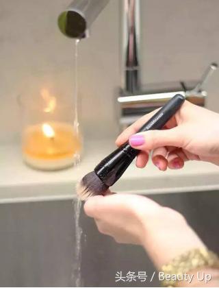 粉扑一直不清洗会脏,粉扑脏了一直不洗