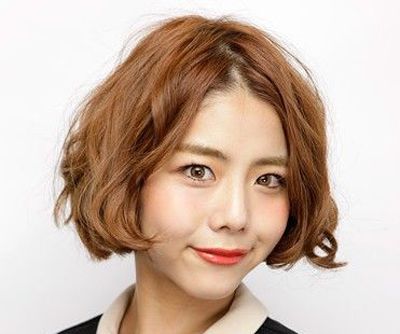 好看的马尾扎发发型,女孩俏皮可爱的发型马尾图片