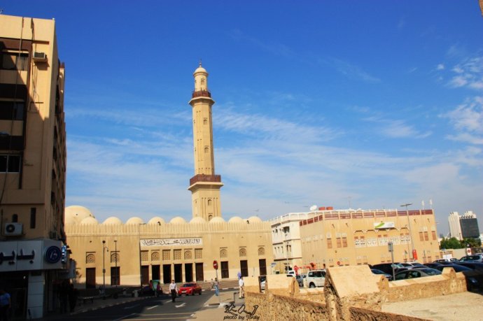 乘着地铁，乐购迪拜