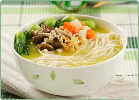 白象鸡汤面和康师傅鸡汤面,鸡汤面怎么做好喝又营养