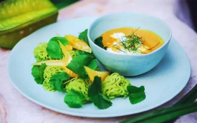 揭秘：真实的泰国人妖，昙花一现的美丽