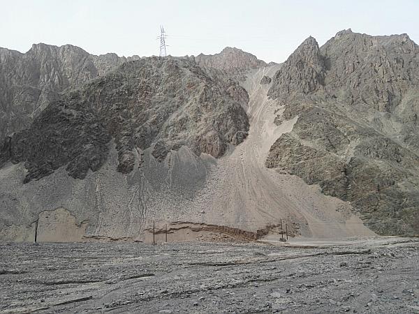 两位60岁老人去旅游,60后老俩口自驾穿越罗布泊无人区