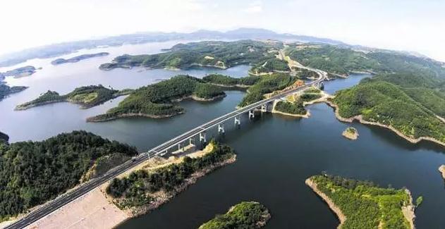 雷霆万钧除恶务尽,雷霆万钧大地之力