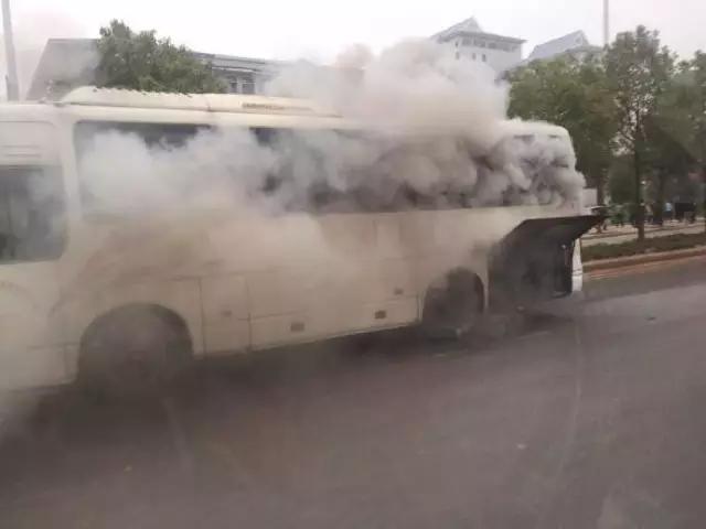 信阳客车起火最新情况,信阳长途客车起火