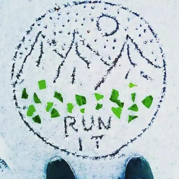 他是一位德国帅哥，因为跑步在Instagram上获得了51万