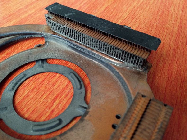 笔记本电脑怎么清理灰尘换硅脂,笔记本电脑清灰换硅脂教程