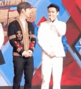 鹿晗和关晓彤官宣恋情了吗,现在鹿晗和关晓彤还是情侣关系吗