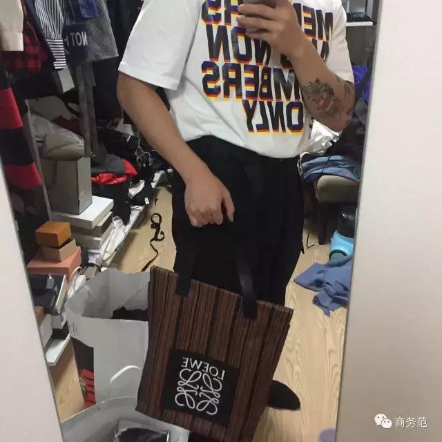 我翻了13个男人的包包，金牛座的男人最爱买买买？