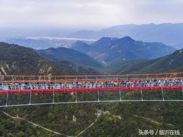 这个十一，火遍了媒体的「天蒙山最美停车场」背后的故事……