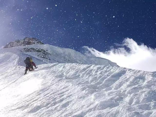 攀登贡嘎雪山死亡率,贡嘎雪山主峰有人登顶过吗
