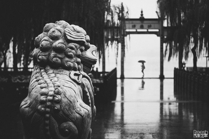 宝马X6，不谈性能如何！自驾遇上大雨还被拍成大片，颜值绝对够！