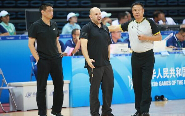 重建也有错?他们送走老臣被骂无情无能,新季闯入前八就算赚到?