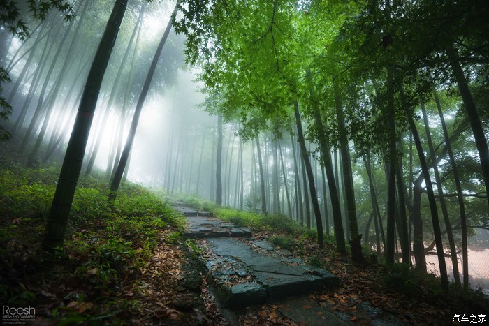 宝马X6,不谈性能如何!自驾遇上大雨还被拍成大片,颜值绝对够!