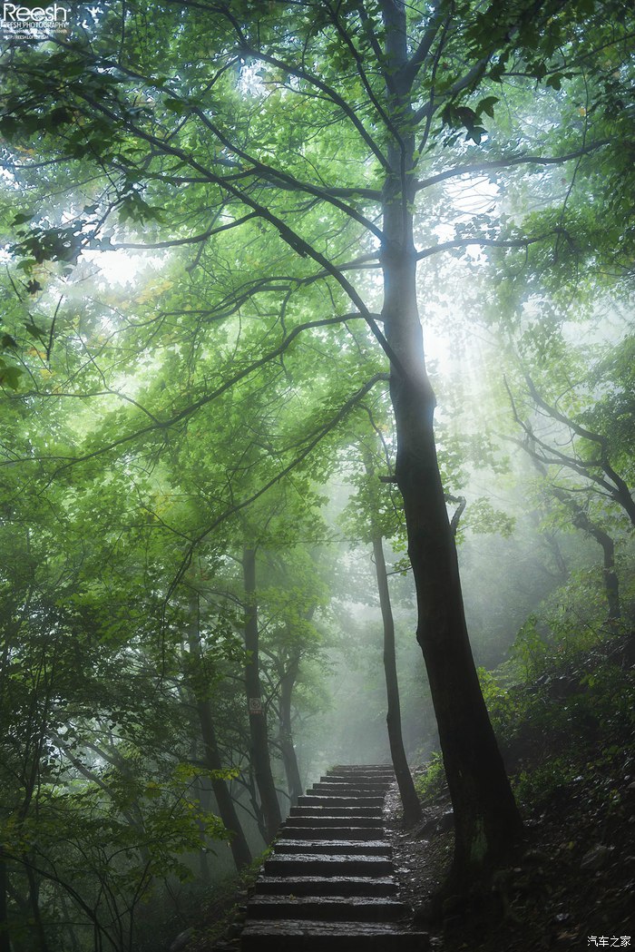 宝马X6,不谈性能如何!自驾遇上大雨还被拍成大片,颜值绝对够!
