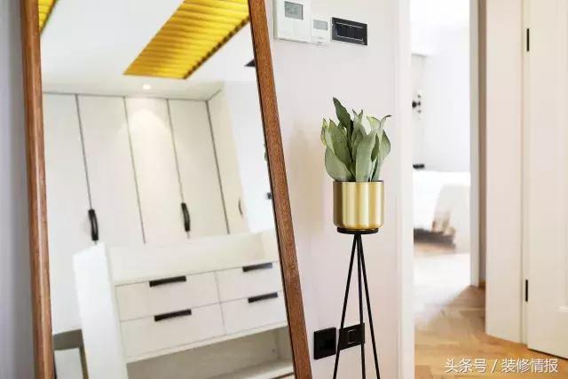 她家竟然有两个衣帽间、两个厨房！