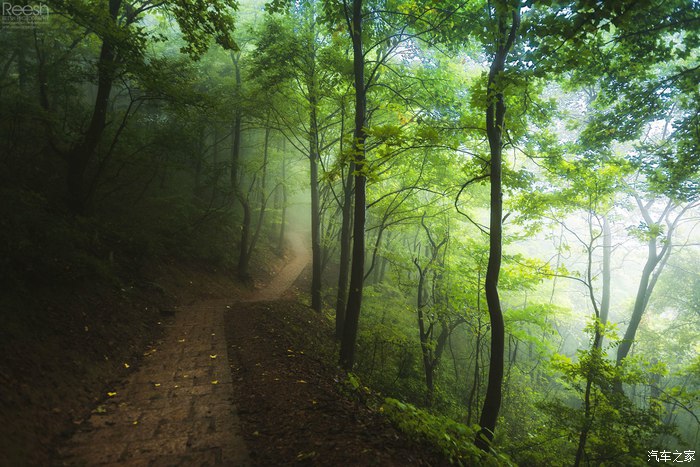 宝马X6,不谈性能如何!自驾遇上大雨还被拍成大片,颜值绝对够!