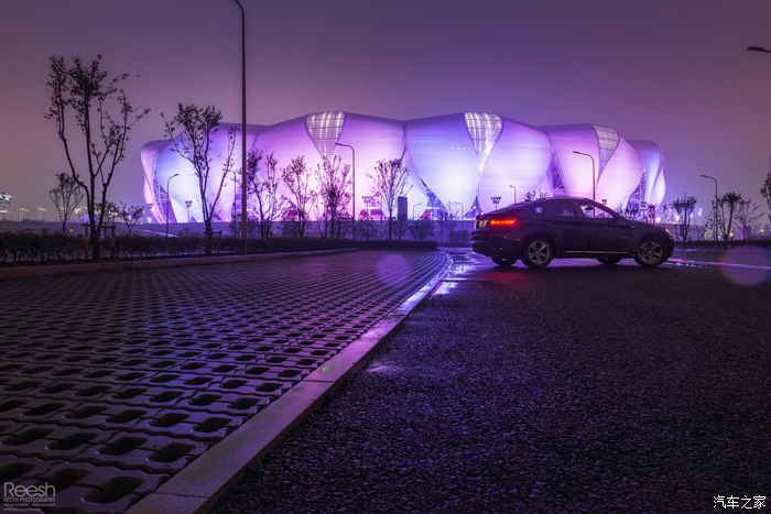 宝马X6,不谈性能如何!自驾遇上大雨还被拍成大片,颜值绝对够!