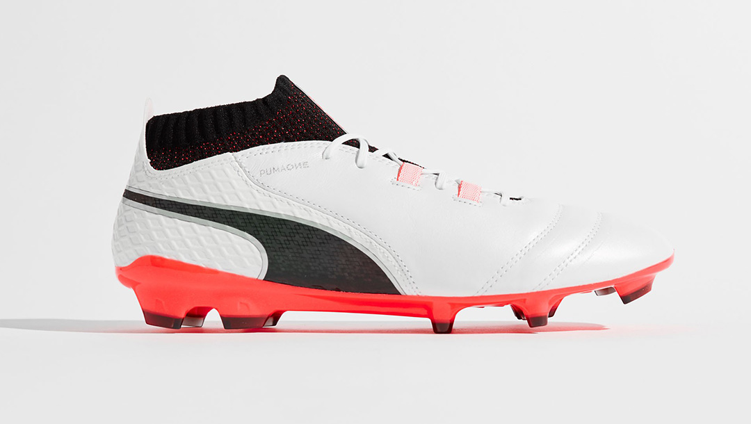 鹿晗踢足球鞋视频,鹿晗足球鞋