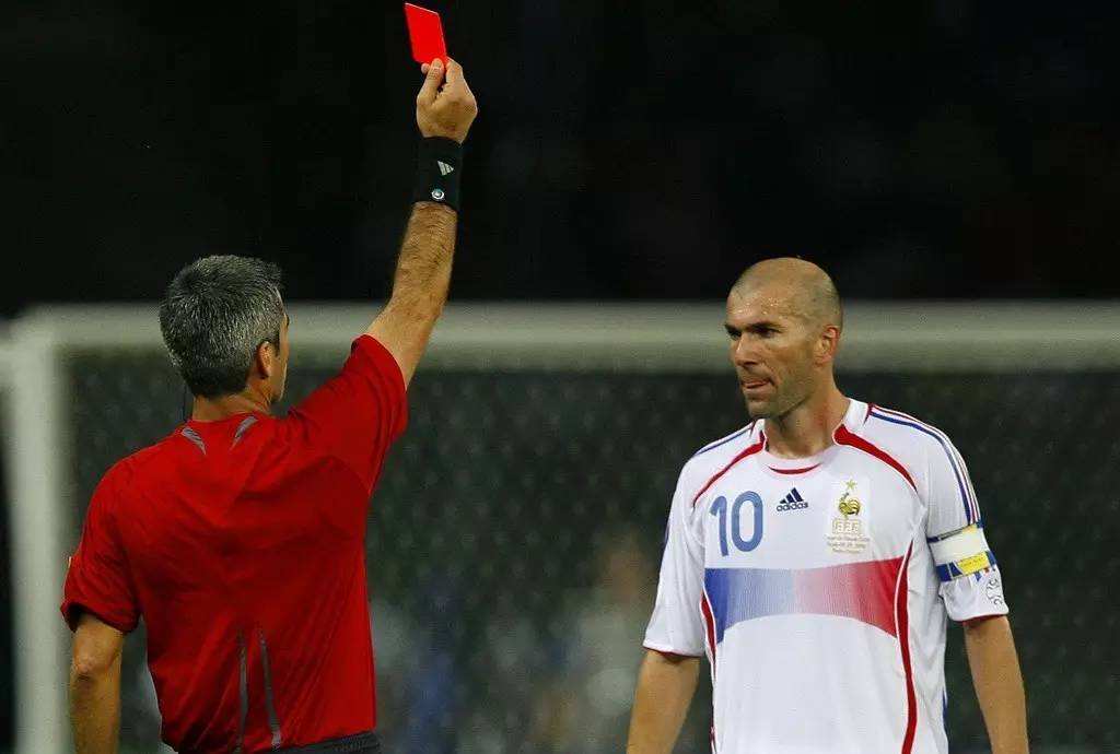 天下足球经典旁白,天下足球煽情台词视频