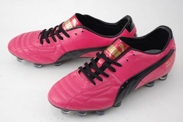 粉色足球鞋高帮全部都是粉红的,好看且实战好的足球鞋
