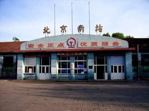 金光闪闪的右安门！