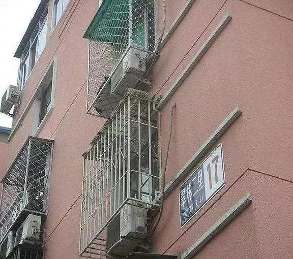 金光闪闪的右安门！