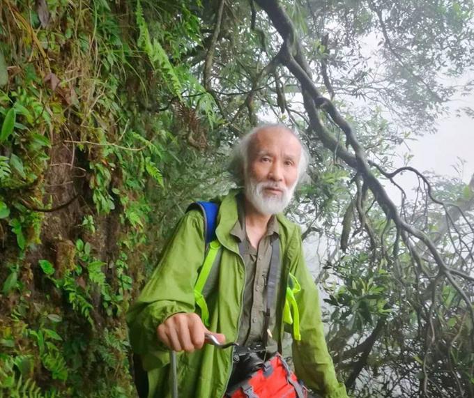 蛇博士告诉我们被蛇咬伤如何自救,被蛇咬了100次