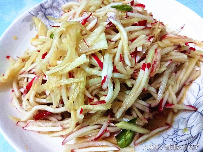 芝麻盐凉拌萝卜丝,凉拌红皮小萝卜丝