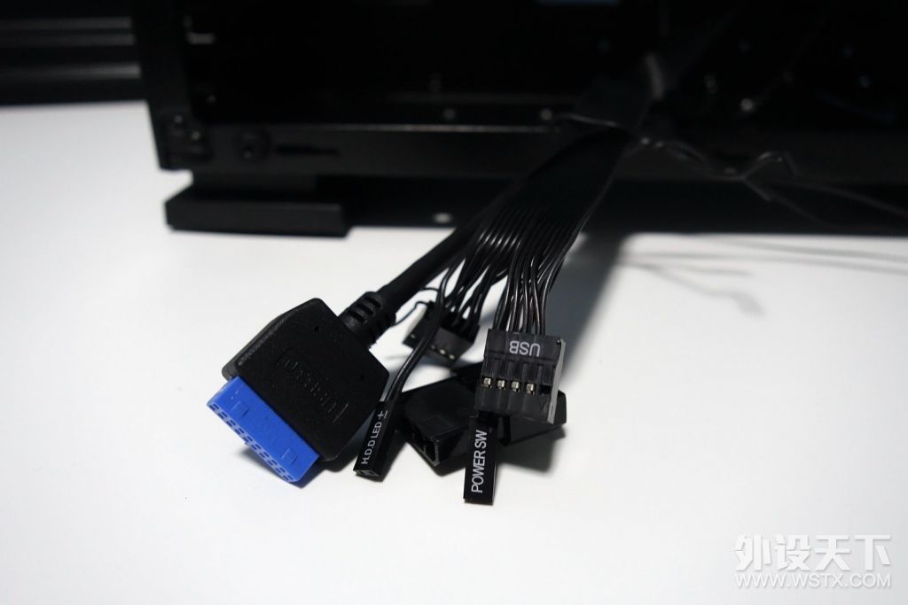 性价比最低吃鸡主机,先马工匠5号机箱装机流程