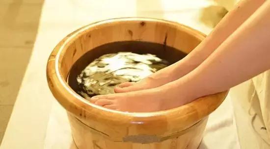 秋季泡脚药材,秋季中草药泡脚基础方