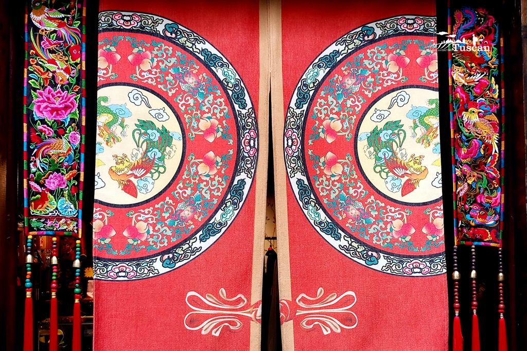 三星galaxyc8港版,三星galaxyc8像素