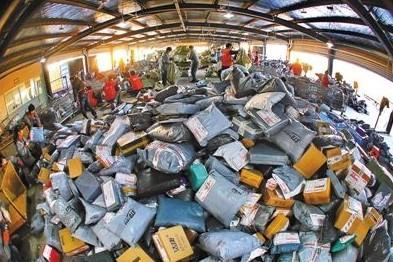 刚涨价的快递要开保险公司了，你会投吗