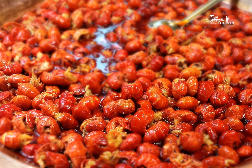 三星galaxyc8港版,三星galaxyc8像素