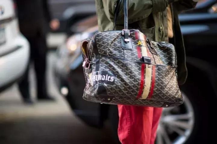 提到老花就只能想起LV？这些被你遗忘的品牌很不甘心！