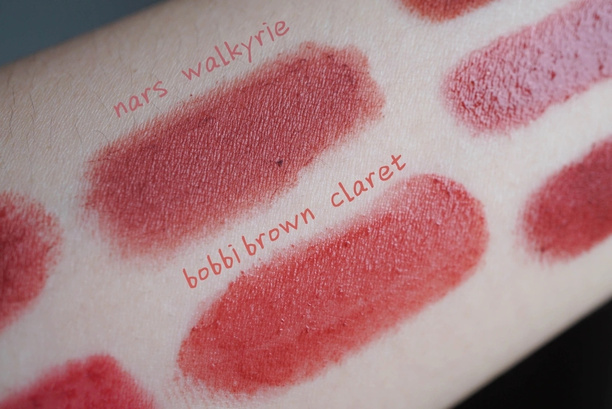 你的好友向你泼了一桶水,你的朋友向你撒狗粮