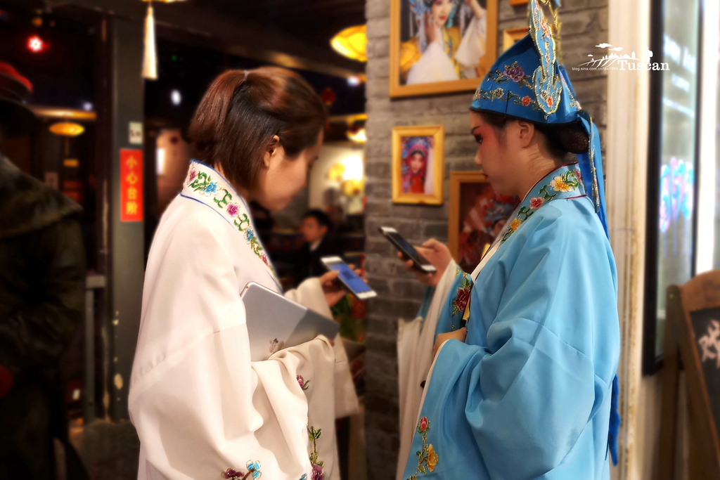 三星galaxyc8港版,三星galaxyc8像素