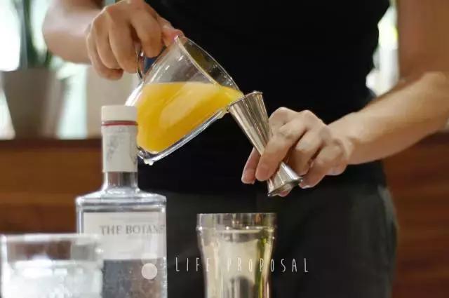 「微微8醺」vol.6|是金酒代表了人,还是人喝出了金酒的优雅?