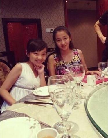 张子枫帮助王俊凯,张子枫拥抱教学