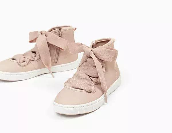 今年冬天流行什么样的儿童鞋子,今年最流行的儿童鞋